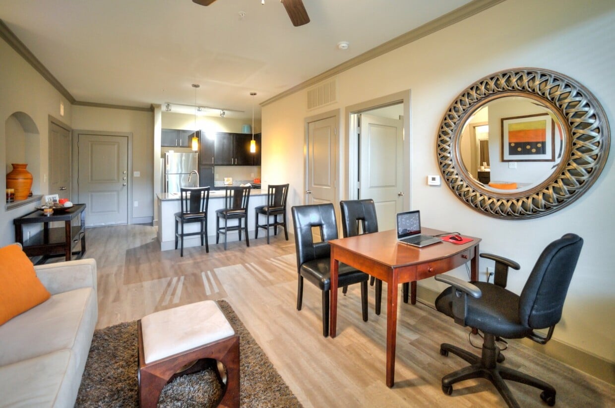 Photo - 6520 Jamail Dr (Houston, TX)