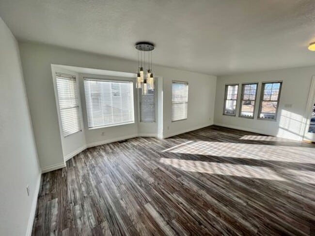 Building Photo - $0 DEPOSIT OPTION! BEAUTIFUL TWO-STORY HOM...