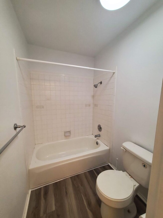 Foto del edificio - Update 2x2 Condo in Ideal Novato Location