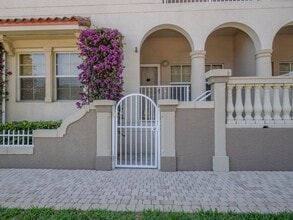 Building Photo - 2110 W 1st