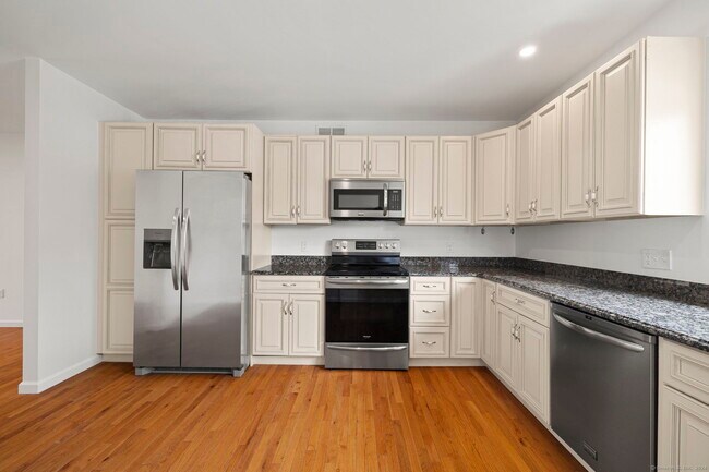 Foto del edificio - 1153 Stratfield Rd