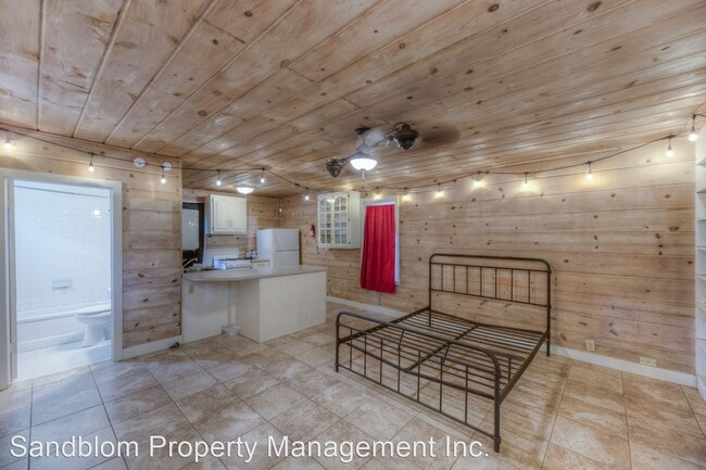 Building Photo - 1 br, 1 bath House - 1116 1/2 S College Ave