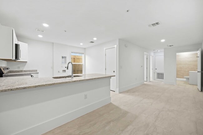 Building Photo - Silverwood Apartments