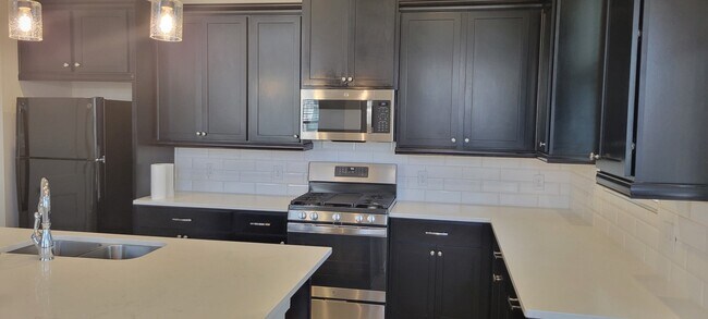 Foto del edificio - 307 N Spotted Fern Dr