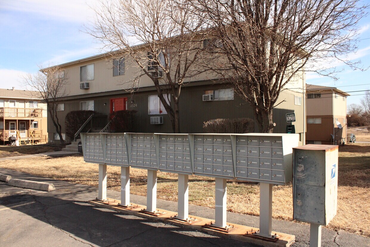 Bluestem Apartments 1309 E 11th Ave Emporia, KS