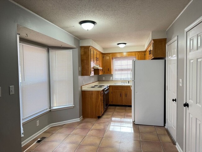 Foto del edificio - Charming 3 bd/2 ba with Basement!! Home Ne...