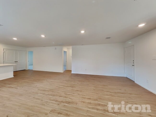 Foto del edificio - 3006 Twisted Myrtle Dr