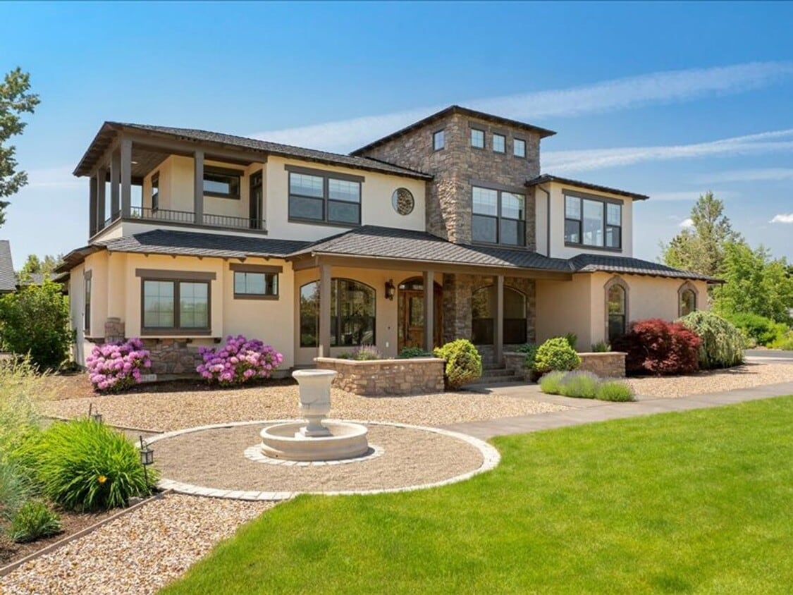 Primary Photo - Stunning Tumalo Home on 3.21 Acres with Ca...