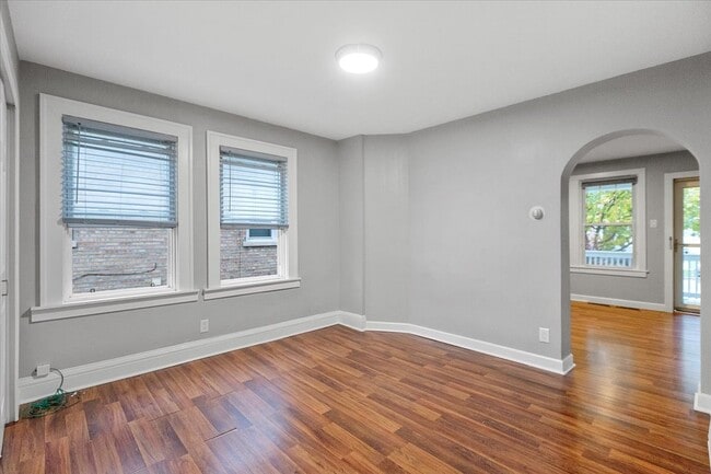 Foto del edificio - 3652 N Nora Ave