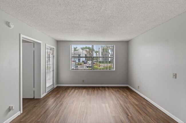 Building Photo - 752 Executive Center Dr
