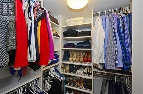 Building Photo - 76 Shuter St