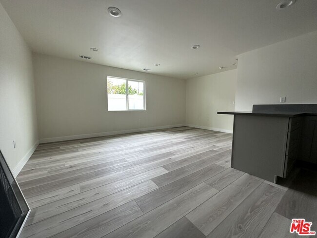 Foto del edificio - 13475 Kagel Canyon St