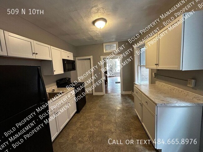 Building Photo - 509 N 10th St