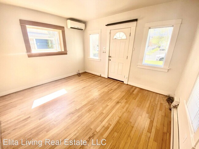 Building Photo - 1 br, 1 bath House - 7334 21st Ave NW