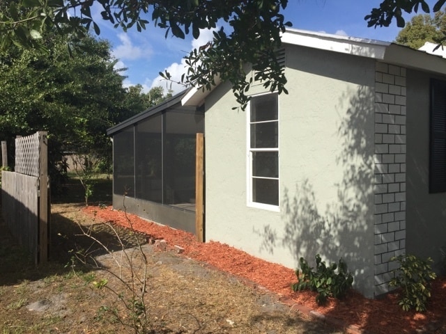 Building Photo - MOVE IN SPECIAL- Cozy Remodeled  1 Bed/1 Bath Home in Saint Cloud