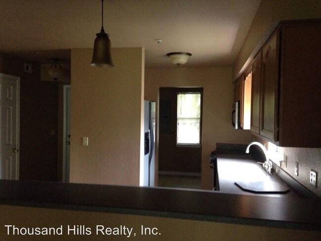Building Photo - 123 Bunker Ridge Dr