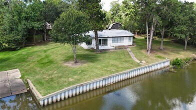 Building Photo - 12305 Pine Oak Dr