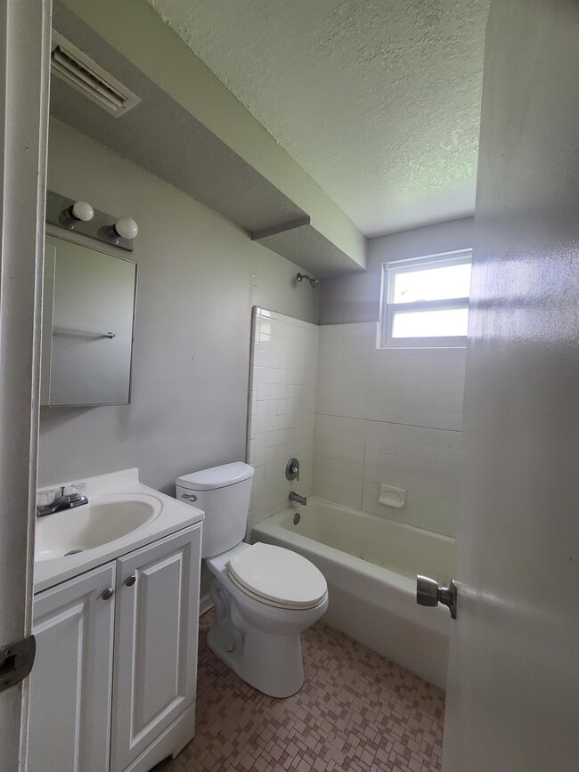 Building Photo - 3812 Almeda St
