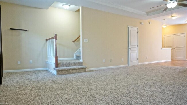 Foto del edificio - Coming Soon-Fabulous Townhome w/TWO or THREE Car Garage!