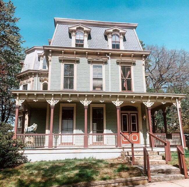 Building Photo - 150 North St