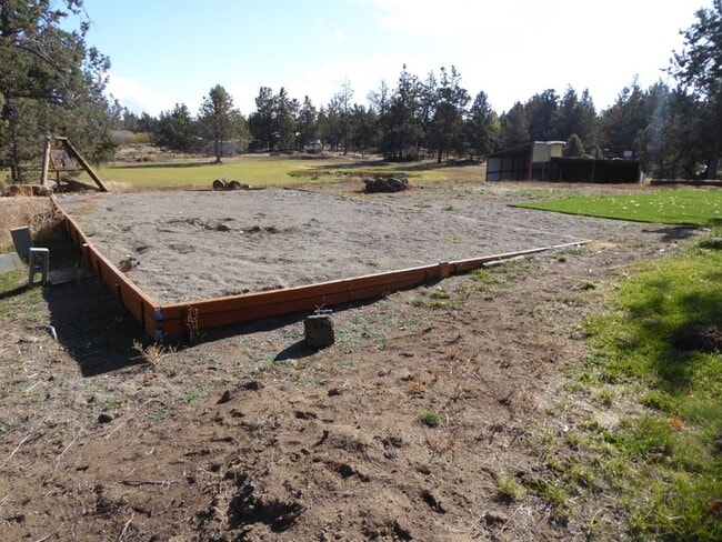 Building Photo - 63910 Old Bend Redmond Hwy