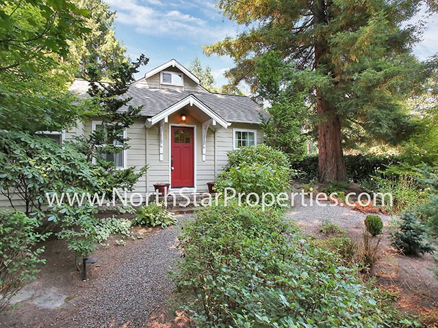 Building Photo - Wonderful Lake Oswego First Addition Hideaway