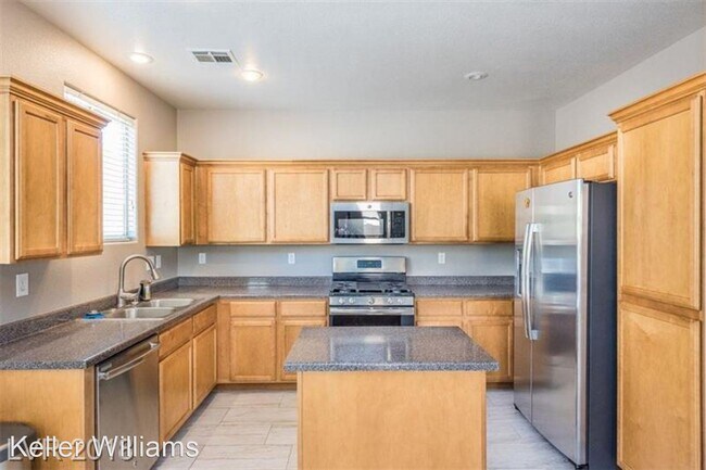 Building Photo - 4 br, 2.5 bath House - 8818 PALM CREEK COURT