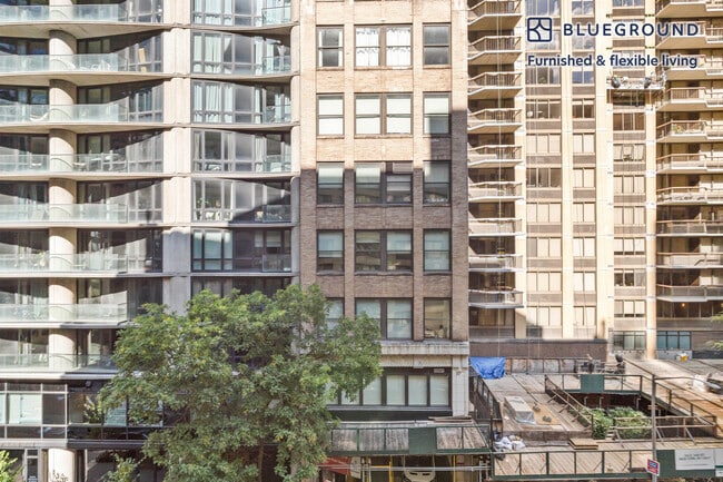 Foto del edificio - 230 E 44th St