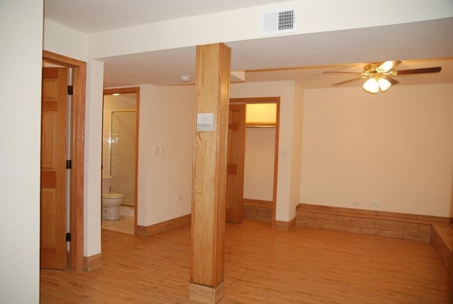 Foto del edificio - 3546 N Bosworth Ave