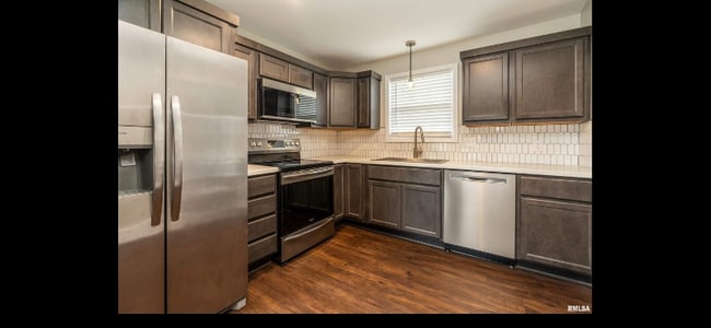 Building Photo - 1301 S Holland St