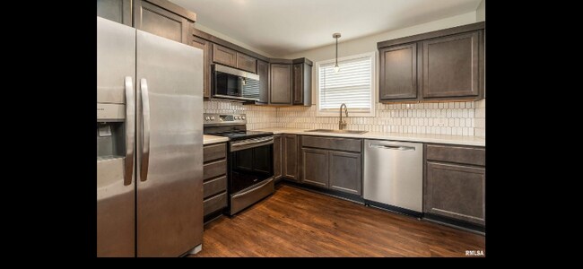 Foto del edificio - 1301 S Holland St