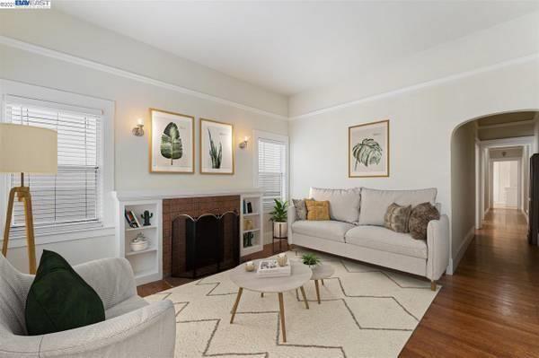 Primary Photo - 5484 Vicente Way