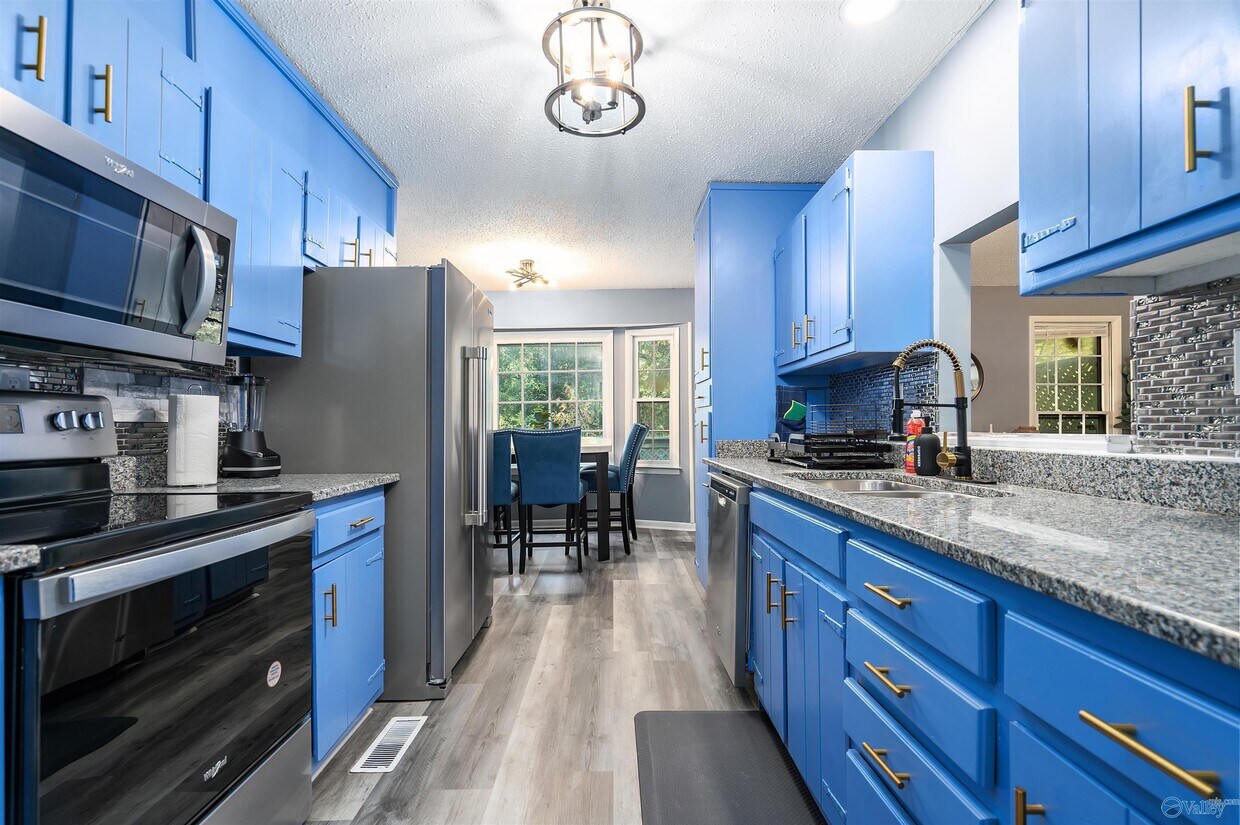Foto principal - 13115 Chaney Thompson Rd SE