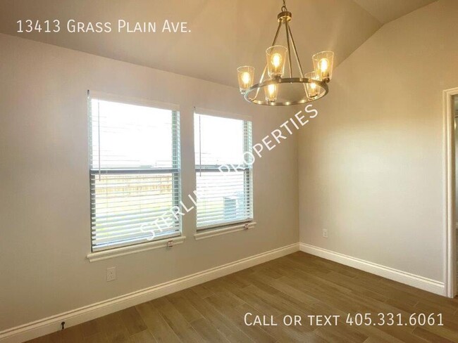 Foto del edificio - 13413 Grass Plain Ave