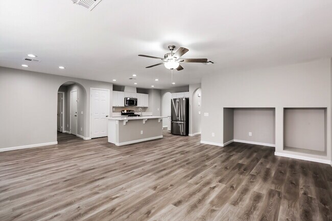 Building Photo - 5213 N Concho Heights St