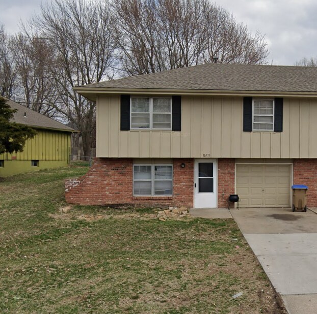 Front - 16711 Bel Ray Blvd