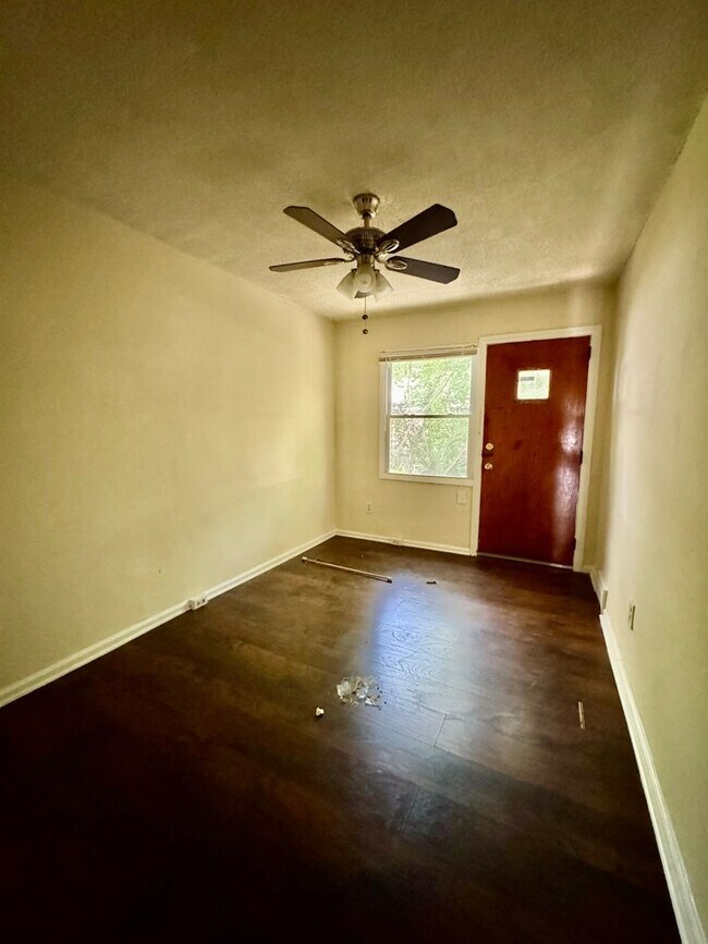 Foto del edificio - Charming 2-Bedroom Home in Southwest Phila...