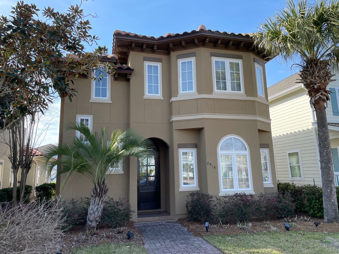 Primary Photo - For Lease - Gorgeous 4 BR|3 BA Mediterrane...