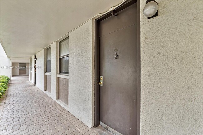 Building Photo - 8441 Forest Hills Dr