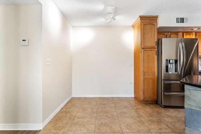 Foto del edificio - Venetian Place - 612