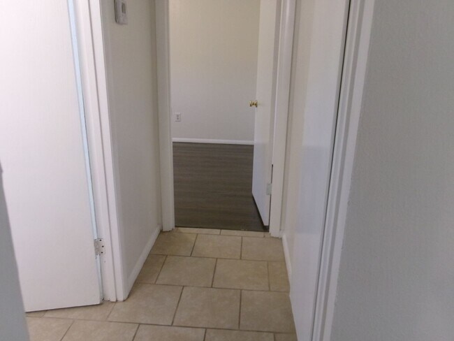 Building Photo - 1116 NW 52nd Cir