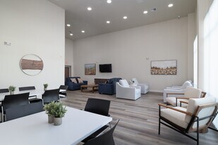 Naranja Apartments