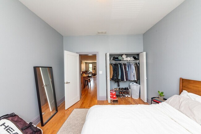 Foto del edificio - 2627 W Hirsch St
