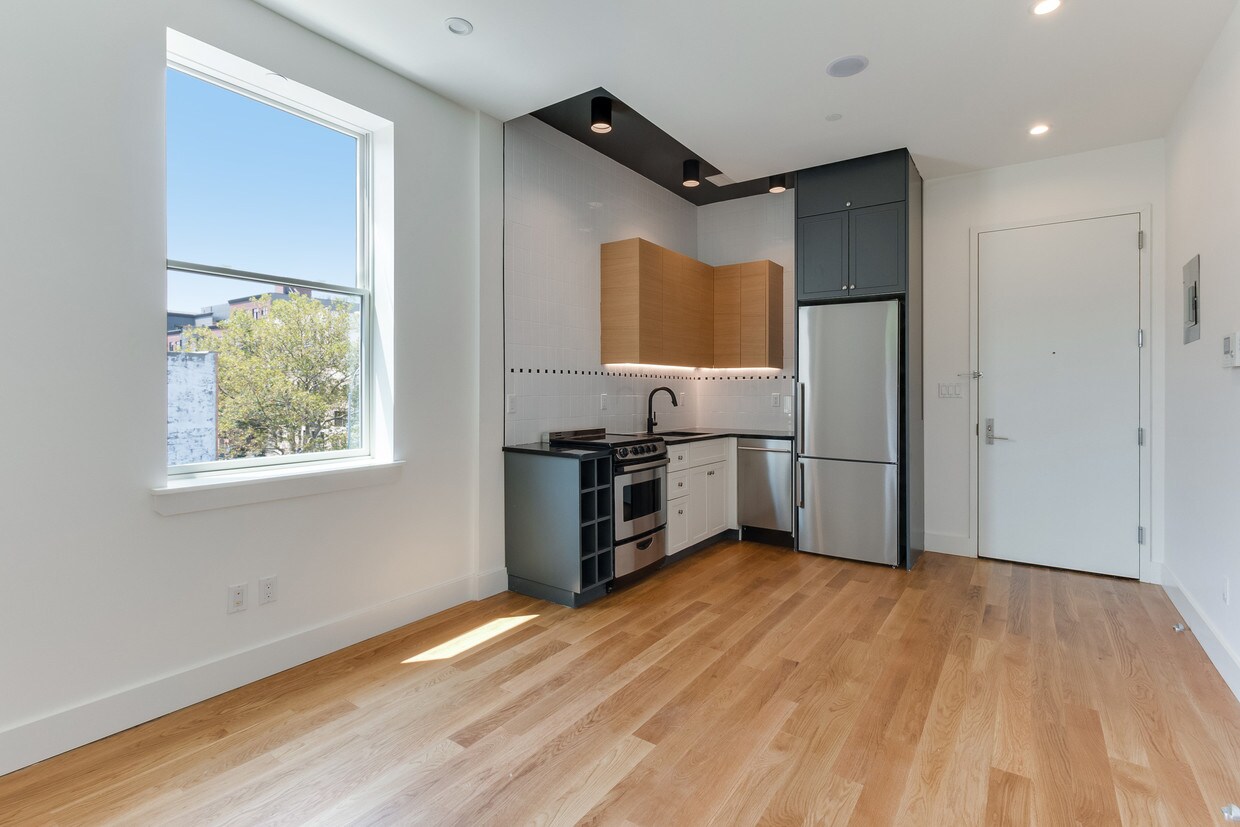 Primary Photo - 820 DeKalb Ave