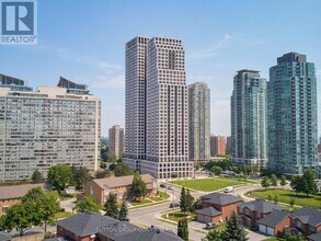 Building Photo - 30 Elm Dr W