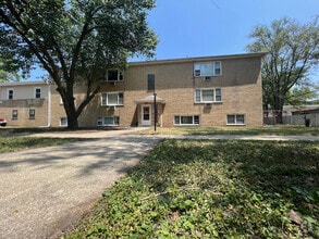 Building Photo - 1016 E Division St