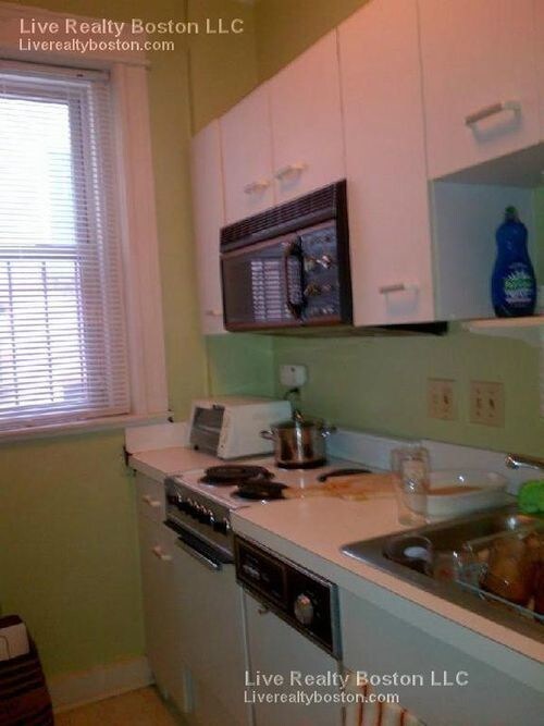 21 Colborne Rd, Brighton, MA 02135 Room for Rent in Brighton, MA