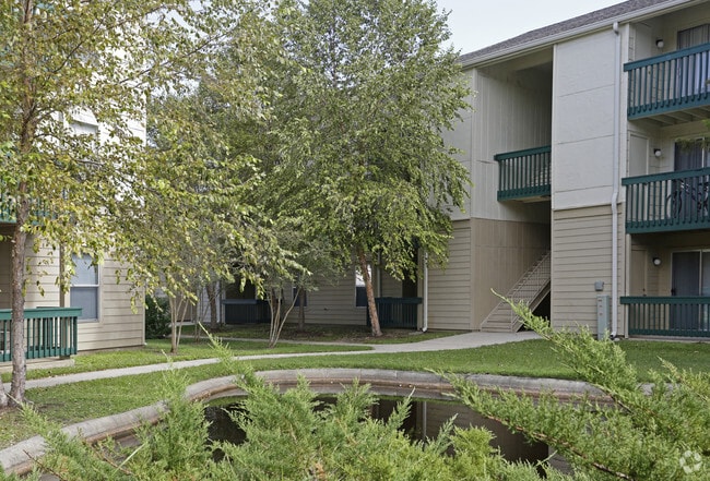 Building Photo - Willowbrook Apartments