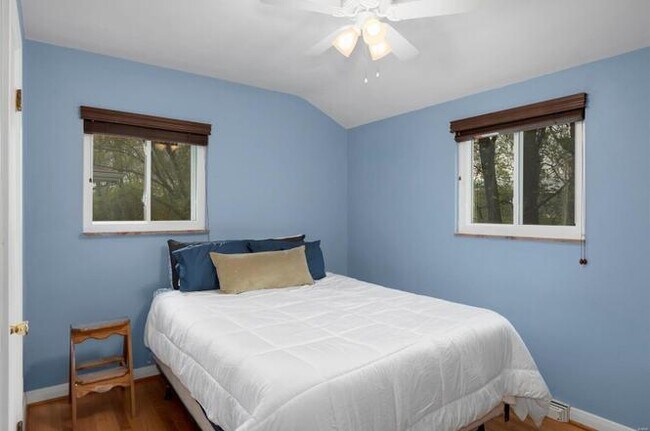 Foto del edificio - 9604 Greenview Dr