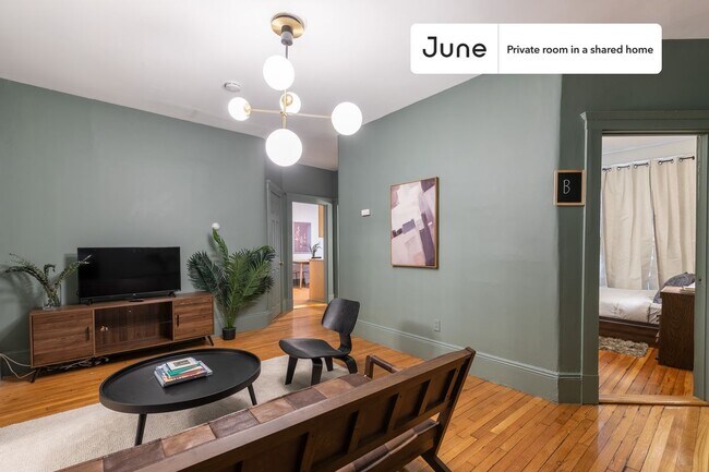 Building Photo - Room in Shared 4 bed/1 bath home